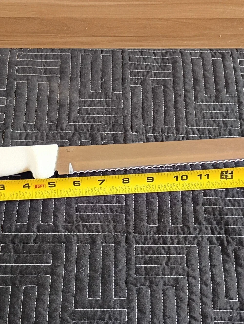 White Serrated Bread Knife with Comfortable Handle